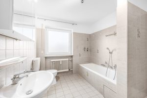 Badezimmer im DG