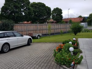 Einfahrt und Parken