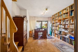 Kinderzimmer oder Büro im OG