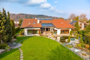 Blick aufs Haus vom Südgarten