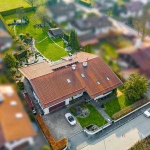 Blick aufs Haus von Straßenseite