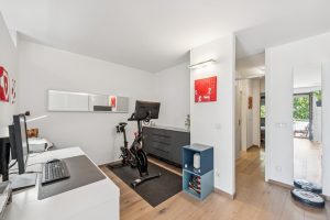 Büro (Blick zum Schlafbereich)