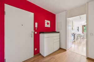 Eingang mit Wohnungstür