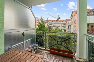 Balkon mit Sicht in den Innenhof
